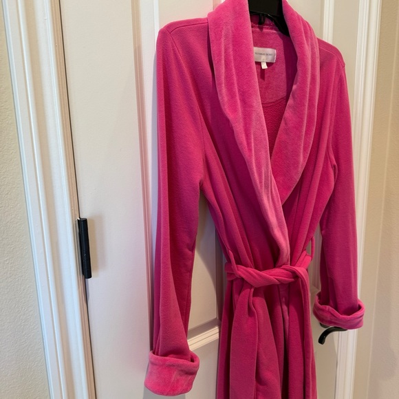 Victoria's Secret Fuchsia Robe - Picture 4 of 7
